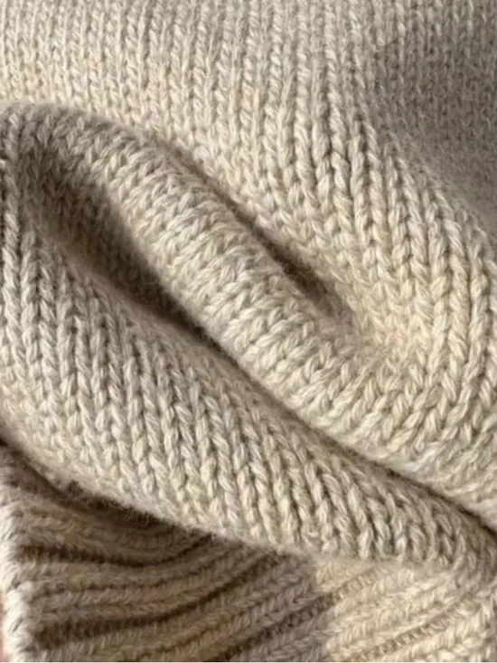 Beige Graphic Knit Sweater with Dog Motif - Picture 7 of 8